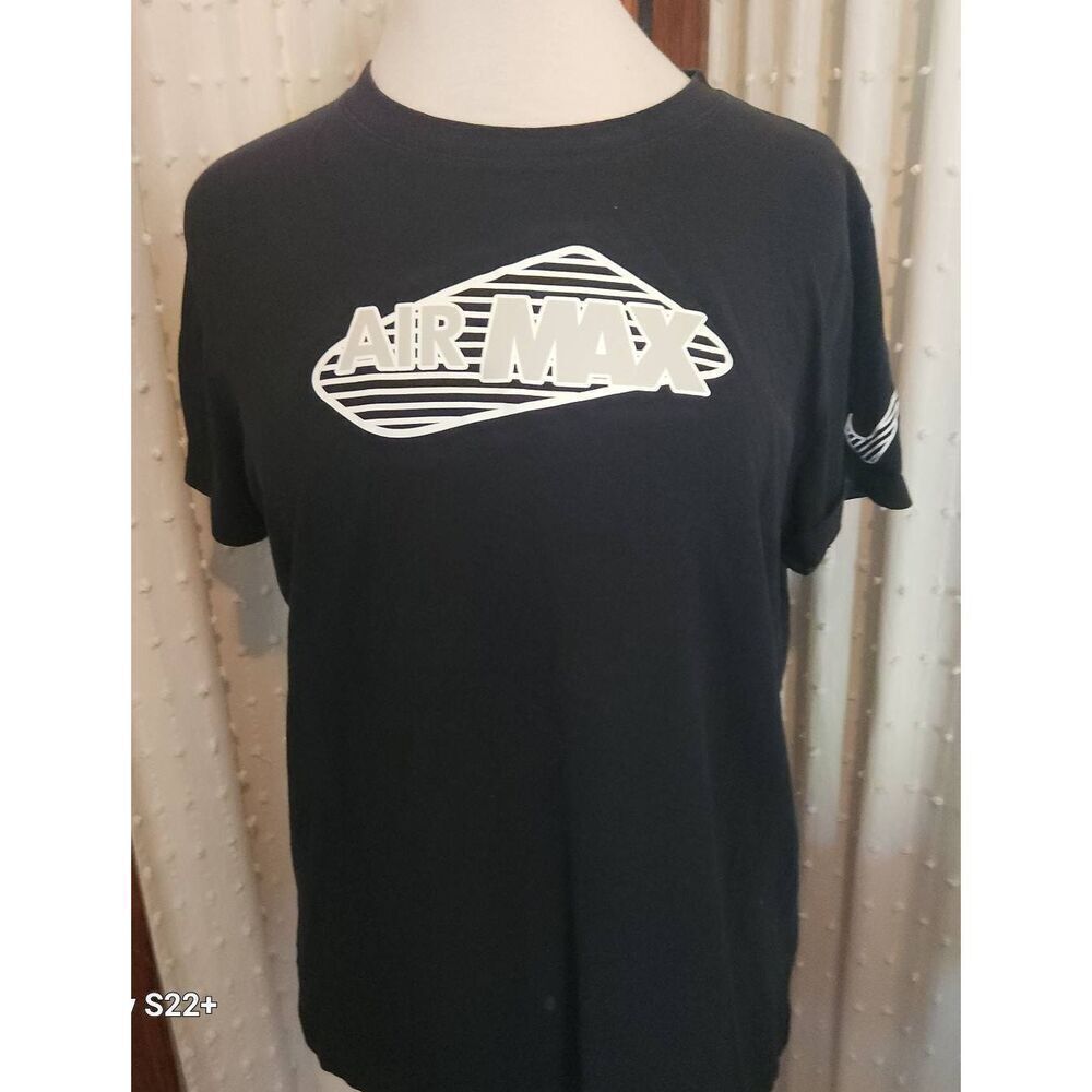 A26  Air Max The Nike Tee activewear